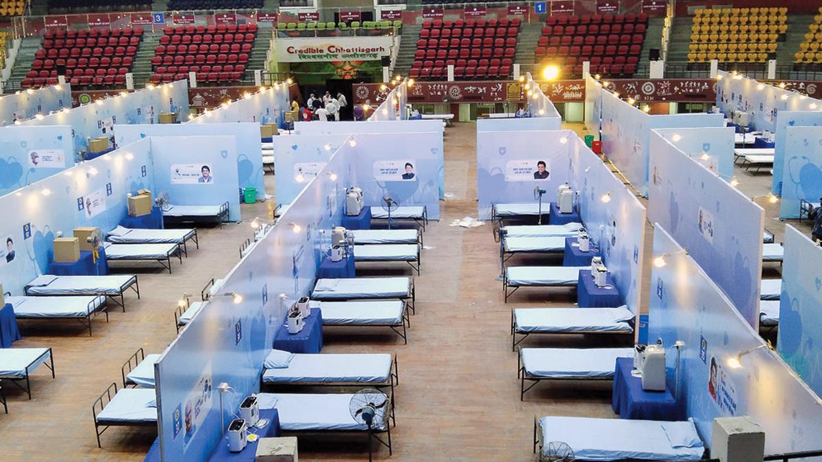 रायपुर में एक इनडोर स्टेडियम को बनाया गया कोविड केंद्र