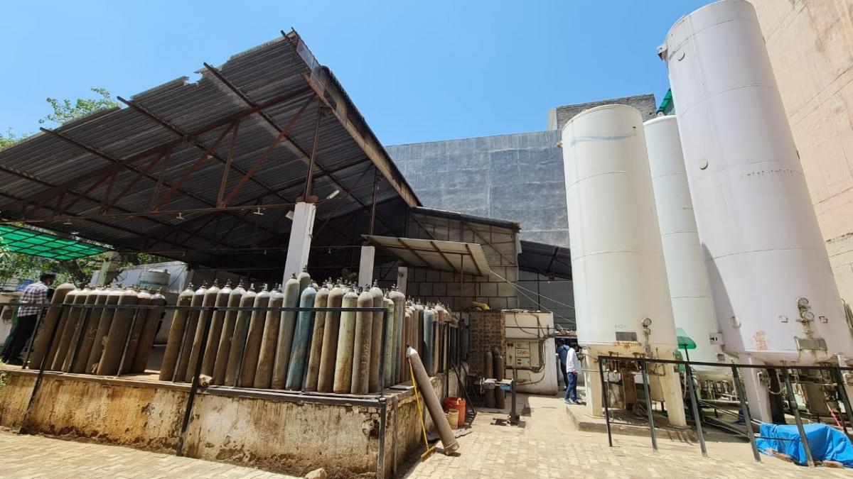 केजरीवाल सरकार ने चीन से ऑक्सीजन सिलेंडर मंगाया है. (फोटो- पंकज जैन)