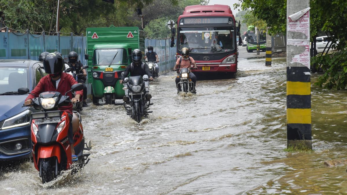 दिल्ली-एनसीआर में लगातार हो रही है बारिश (PTI)