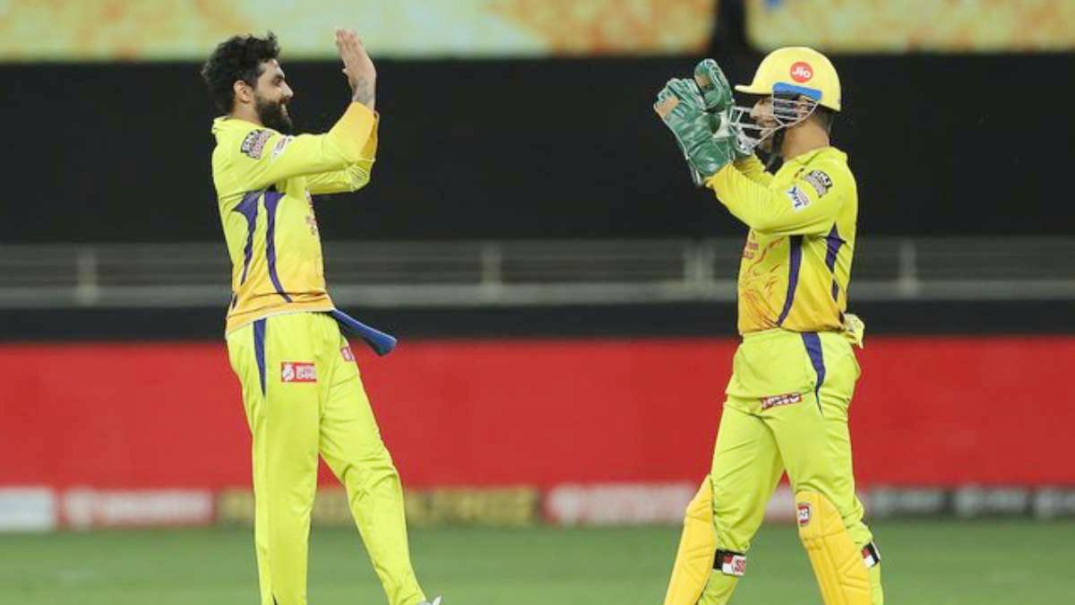 रवींद्र जडेजा और महेंद्र सिंह धोनी (फाइल फोटो)