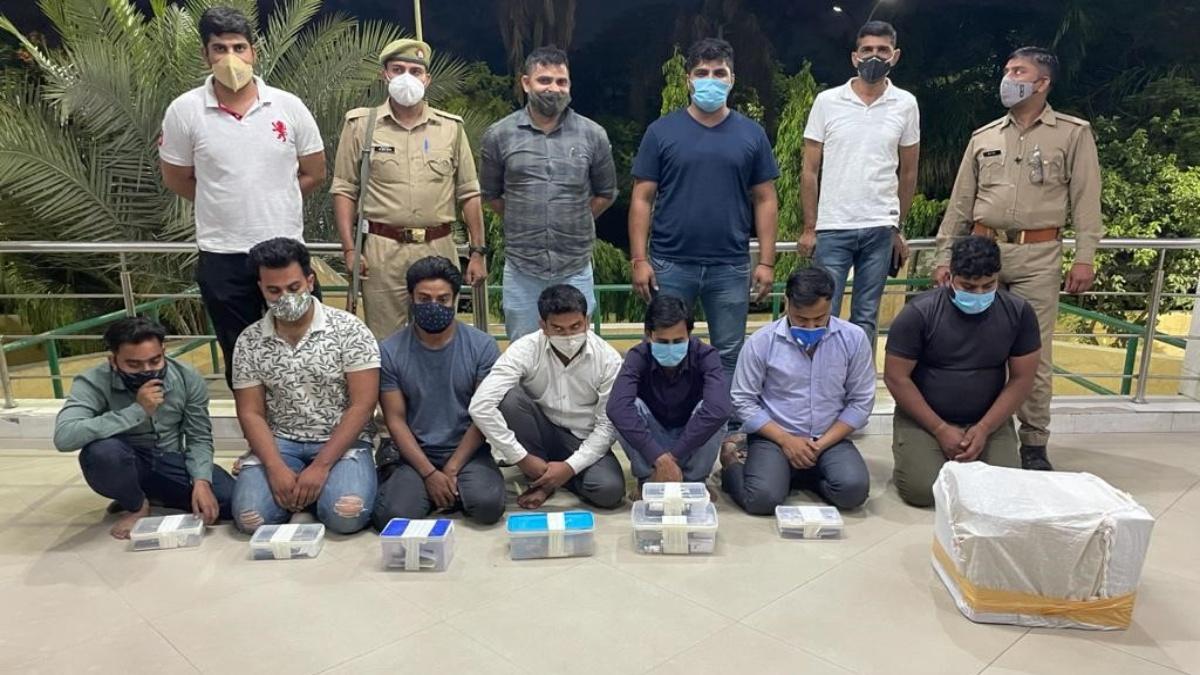 नकली रेमडेसिविर इंजेक्शन बेचने वाला गैंग 