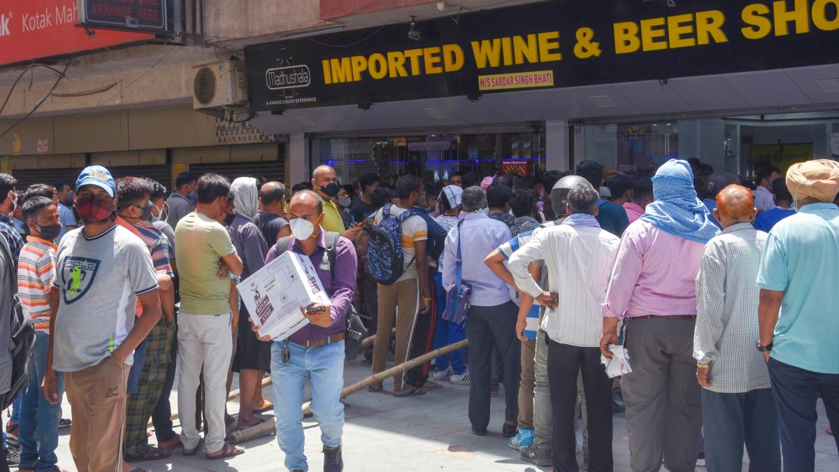 लॉकडाउन में जाम पर पाबंदी? जानें किन राज्यों में बंद हैं शराब की दुकानें, कहां हो रही होम डिलीवरी