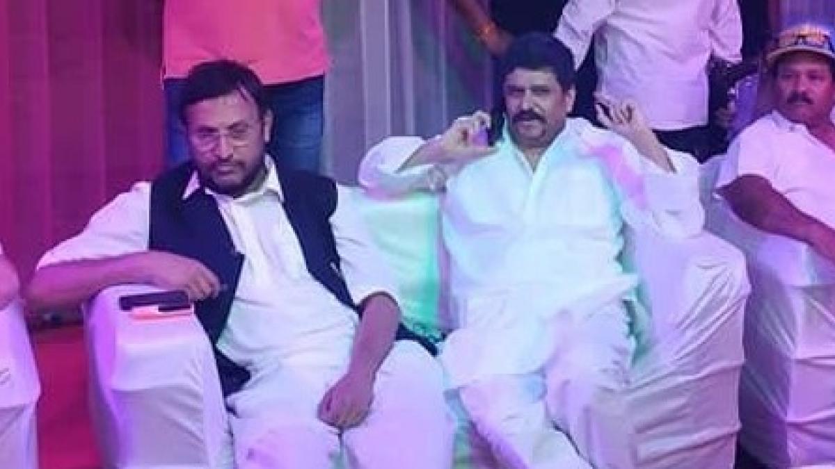 पीके सिंह के साथ मेराज