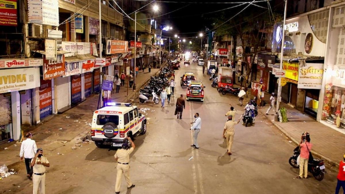 बीएमसी ने मुंबई में दुकान खोलने को लेकर आदेश जारी किया है. (फाइल फोटो- PTI)