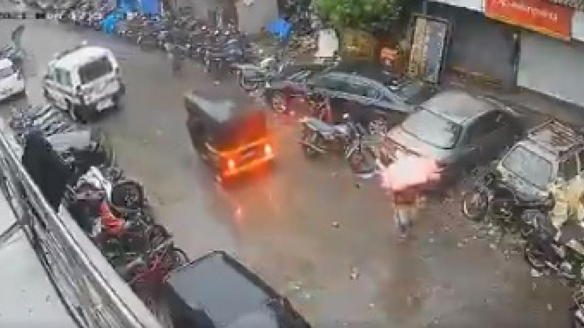 सीसीटीवी में कैद हुआ पूरा हादसा