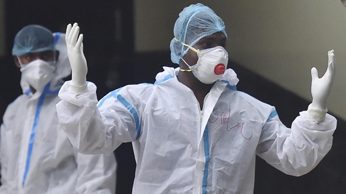 उम्मीद की किरण: बीते दिन नए कोरोना केस से ज्यादा ठीक होने वालों की संख्या, एक्टिव केस भी घटे