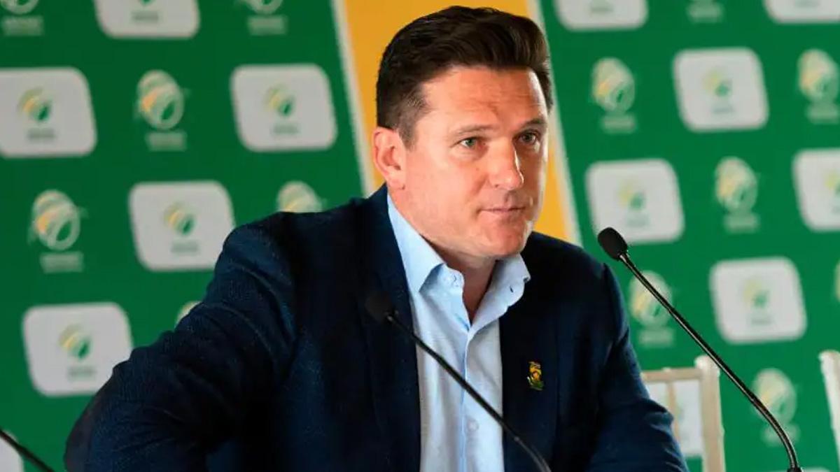 नस्लभेदी भेदभाव के आरोपों पर ग्रीम स्मिथ ने खोली जुबान, दिया तगड़ा जवाब