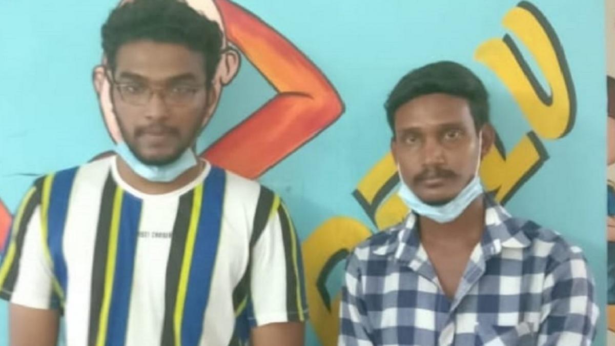 तमिलनाडु पुलिस ने चेन्नई से दो लोगों को गिरफ्तार किया है