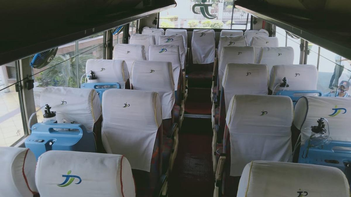 बस से दी जा रही ऑक्सीजन सेवा