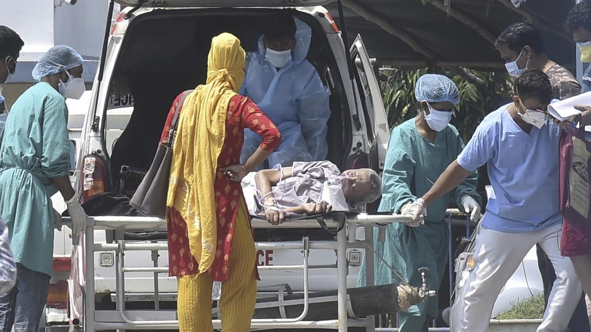 ऑक्सीजन की कमी से मौतों को प्रशासन ने अफवाह बताया है. (फाइल फोटो-PTI)