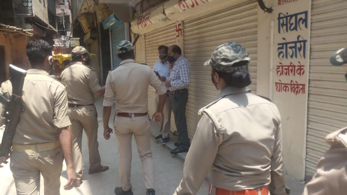 यूपी पुलिस की छापेमारी