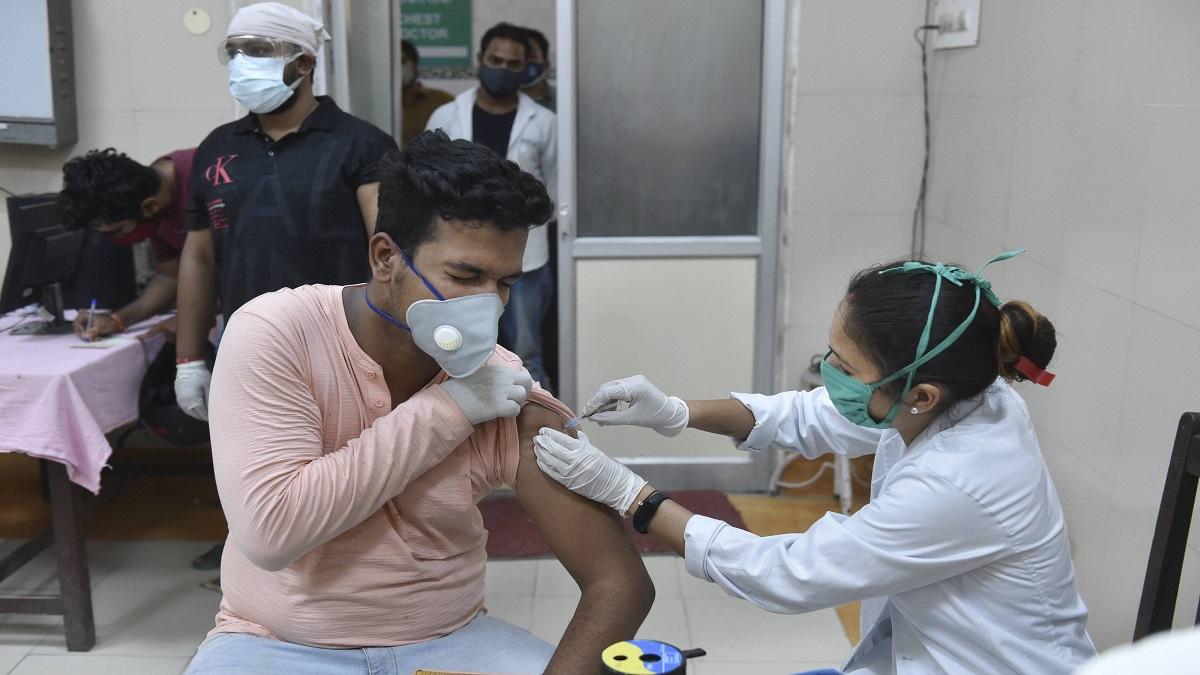 यूपी में अब तेज होगा टीकाकरण अभियान (तस्वीर-PTI)