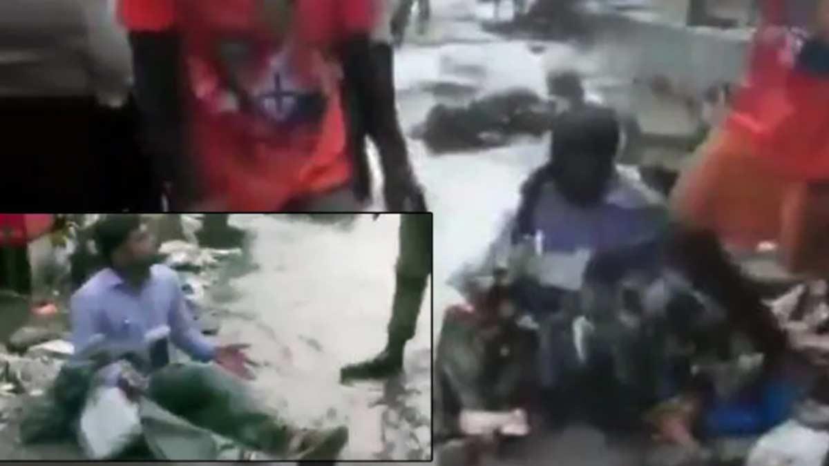 जिस ठेकेदार के ऊपर गिराया गया था कूड़ा उसे अस्पताल में भर्ती कराना पड़ा (वीडियो ग्रैब) 