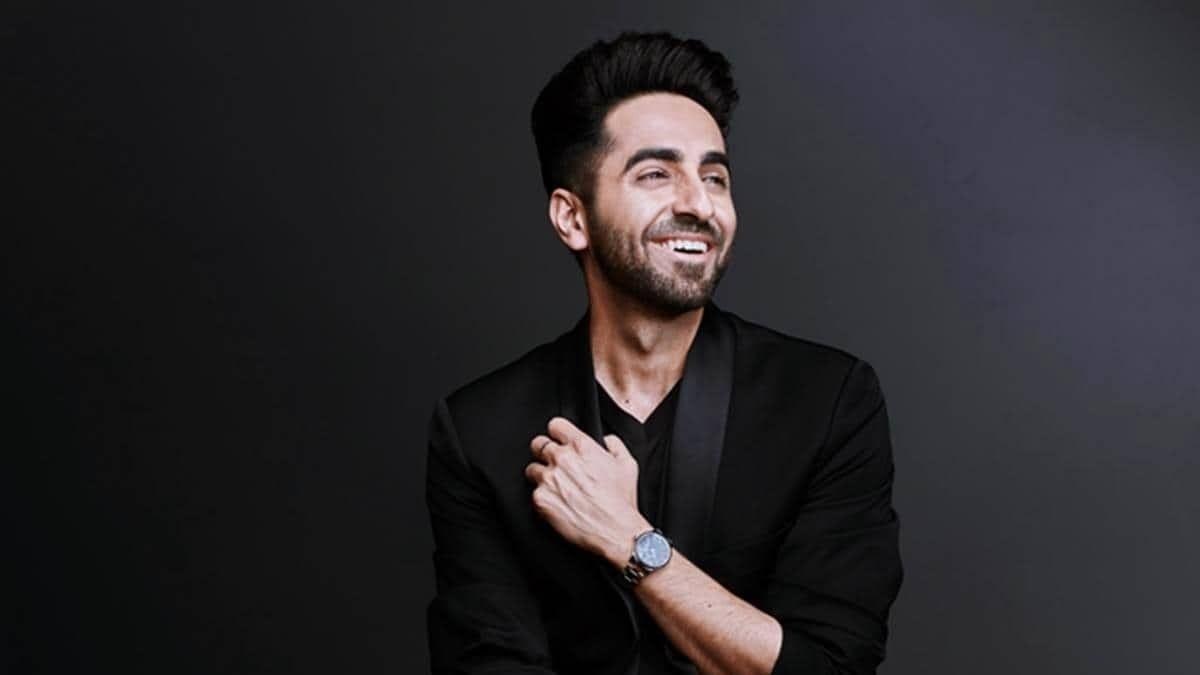 'यूनिवर्सिटी का सबसे मशहूर लड़का' देखें आयुष्मान खुराना की ये तस्वीर