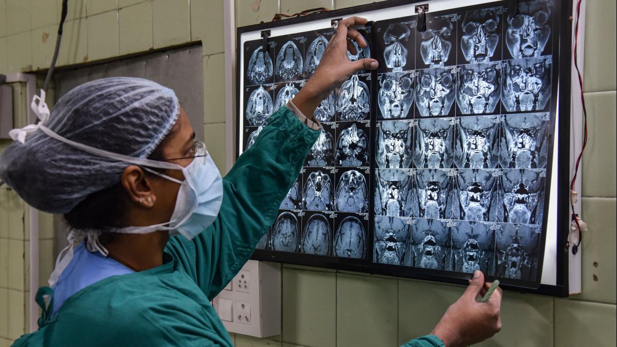 आगरा में ब्लैक फंगस को ऑपरेशन से दी मात (सांकेतिक तस्वीर: PTI)