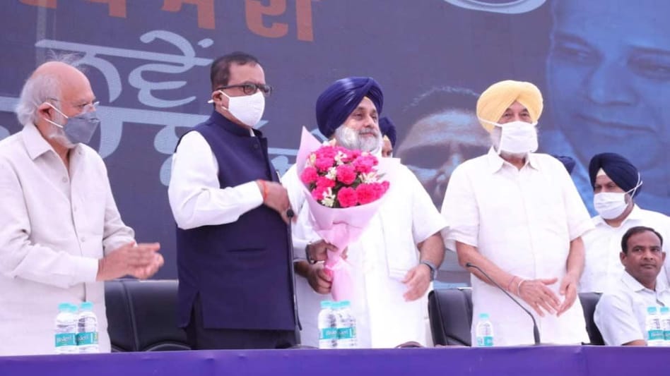 पंजाब में हो गया अकाली दल और बसपा का गठबंधन, सीटों का बंटवारा भी फाइनल - Shiromani Akali Dal alliance with Mayawati BSP assembly election next year - AajTak