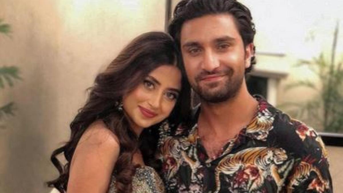 धूप की दीवार कास्ट