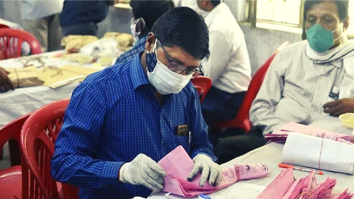 यूपी में जिला पंचायत अध्यक्ष पदों के लिए हो रहे हैं चुनाव (सांकेतिक तस्वीर)