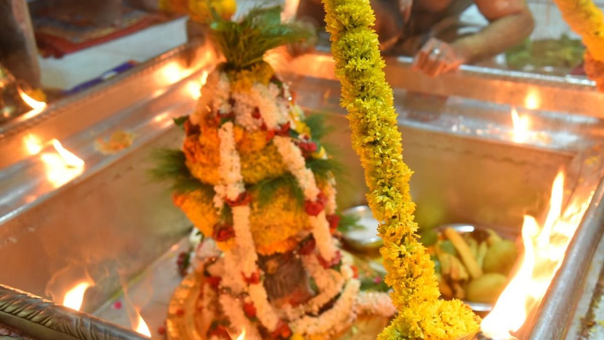 बगैर कोरोना रिपोर्ट के भी श्रद्धालुओं को दी जा रही दर्शन की इजाजत