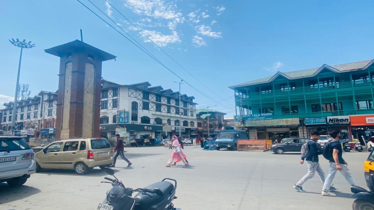 कश्मीर के लाल चौक का नजारा 