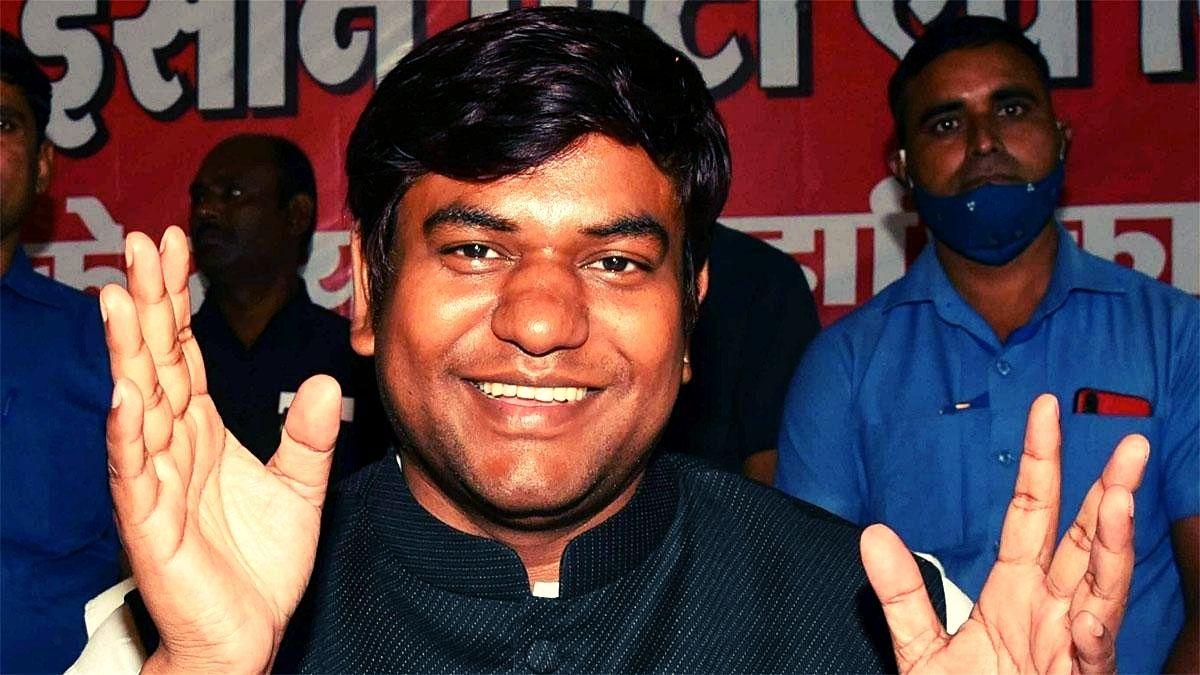 विकासशील इंसान पार्टी (VIP) के अध्यक्ष मुकेश सहनी ( फाइल फोटो-PTI)