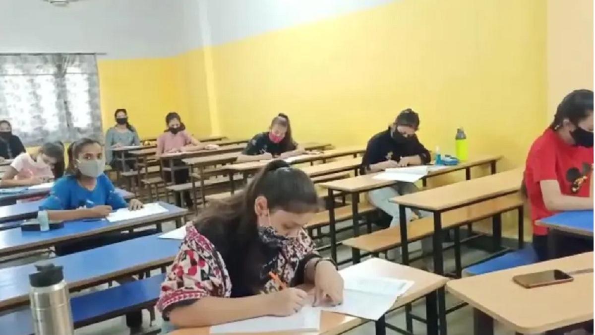  एनआईओएस की 12वीं की भी रद्द कर दी गई है. (सांकेतिक तस्वीर)