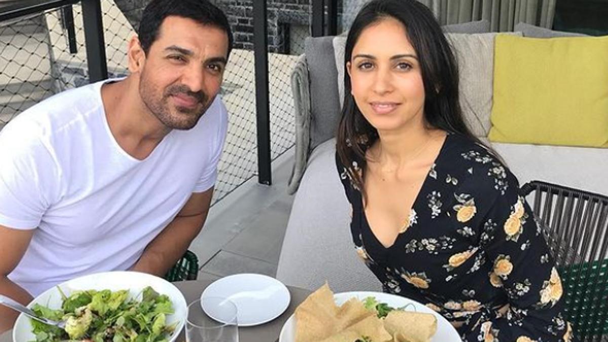 जॉन अब्राहम-प्र‍िया रुंचाल 