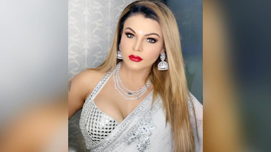 नà¥à¤¯à¥à¤¡ à¤à¤²à¤° à¤à¥ à¤à¤à¤à¤«à¤¿à¤ पहन राà¤à¥ सावà¤à¤¤ नॠà¤à¤¿à¤¯à¤¾ यà¥à¤, यà¥à¤à¤°à¥à¤¸ नॠयà¥à¤ à¤à¤¡à¤¼à¤¾à¤¯à¤¾ मà¤à¤¾à¤ - rakhi  sawant trolled after yoga session viral video netizens comment on her  outfit tmov - AajTak