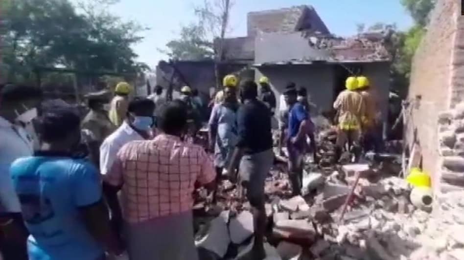 तमिलनाडु में अवैध पटाखा फैक्ट्री में धमाका (Photo: ANI)