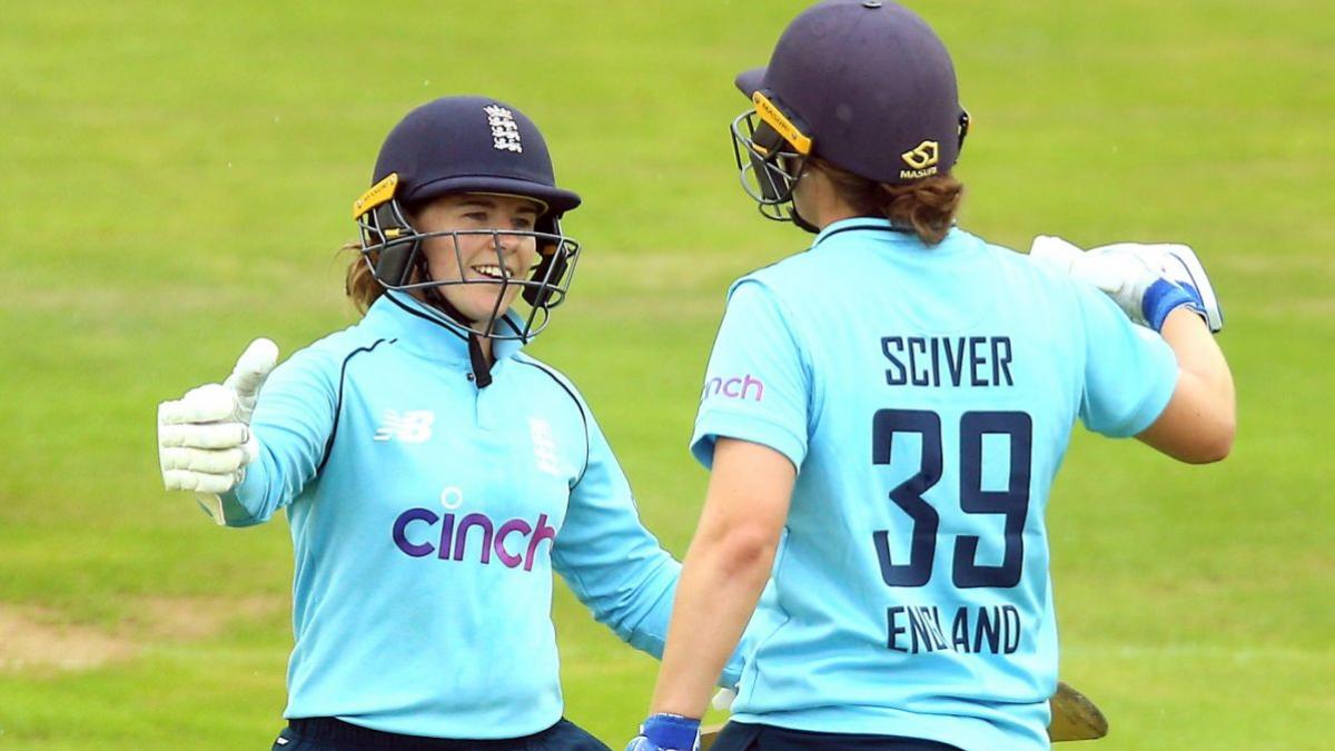 Tammy Beaumont and Nat Sciver (Getty)