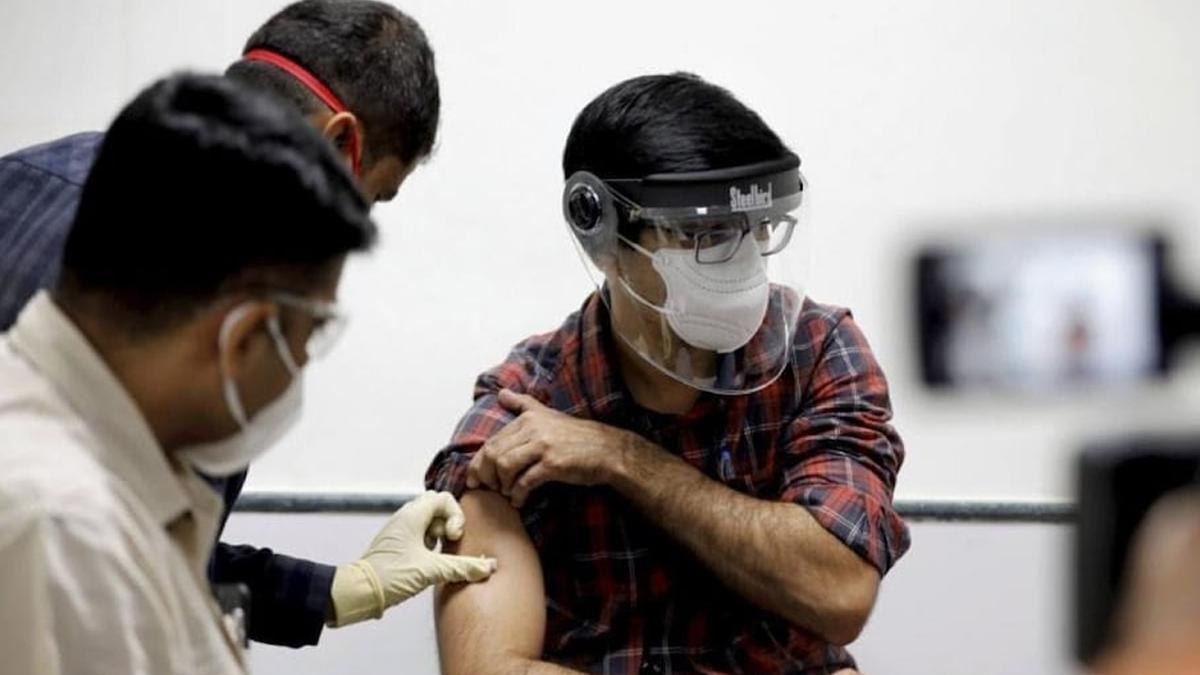 मेट्रो स्टेशन पर भी होगा टीकाकरण (प्रतीकात्मक फोटो-पीटीआई)