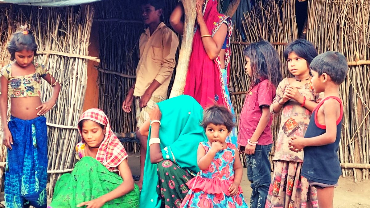 वैक्सीन को लेकर ग्रामीणों में डर का माहौल 