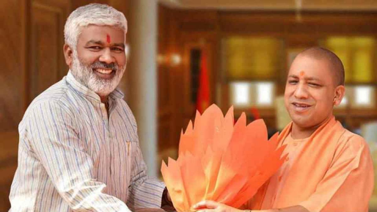 बीजेपी प्रदेश अध्यक्ष स्वतंत्र देव सिंह के साथ सीएम योगी आदित्यनाथ (फाइल फोटो)