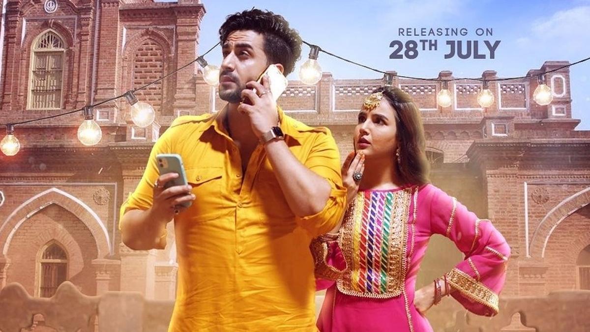 2 Phone Song: अली-जैस्मिन का गाना रिलीज, कपल की क्यूट केमिस्ट्री ने जीता फैंस का दिल