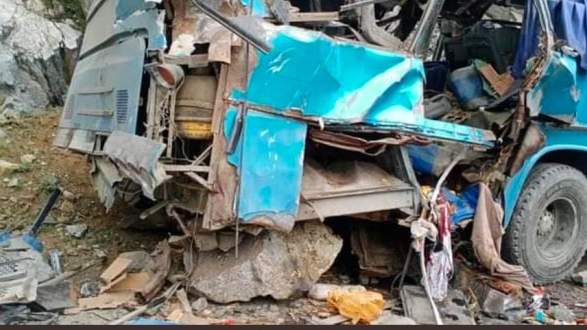 पाकिस्तान में बस में आईईडी धमाका