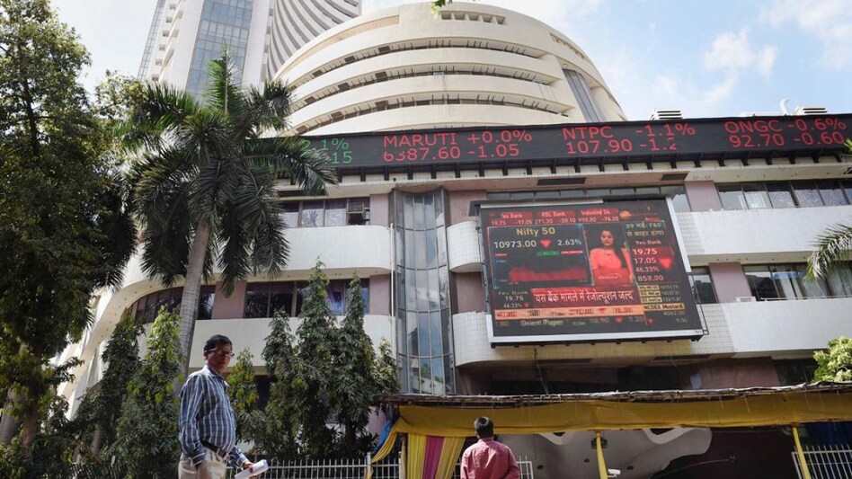 इंडिया पेस्टीसाइड्स की BSE-NSE में अच्छी लिस्टिंग, शेयर बाजार में तेजी - Share Market Today India Pesticides BSE NSE listing sensex nifty rise green stocks tutd - AajTak