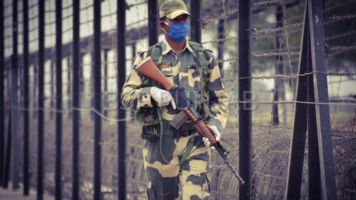 2 suspected smugglers arrested 