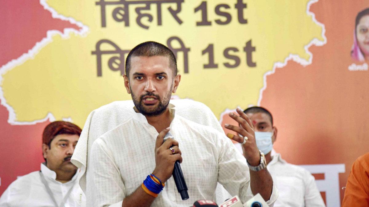 चिराग ने चाचा पारस पर धोखाधड़ी करने का आरोप लगाया (फाइल-पीटीआई)