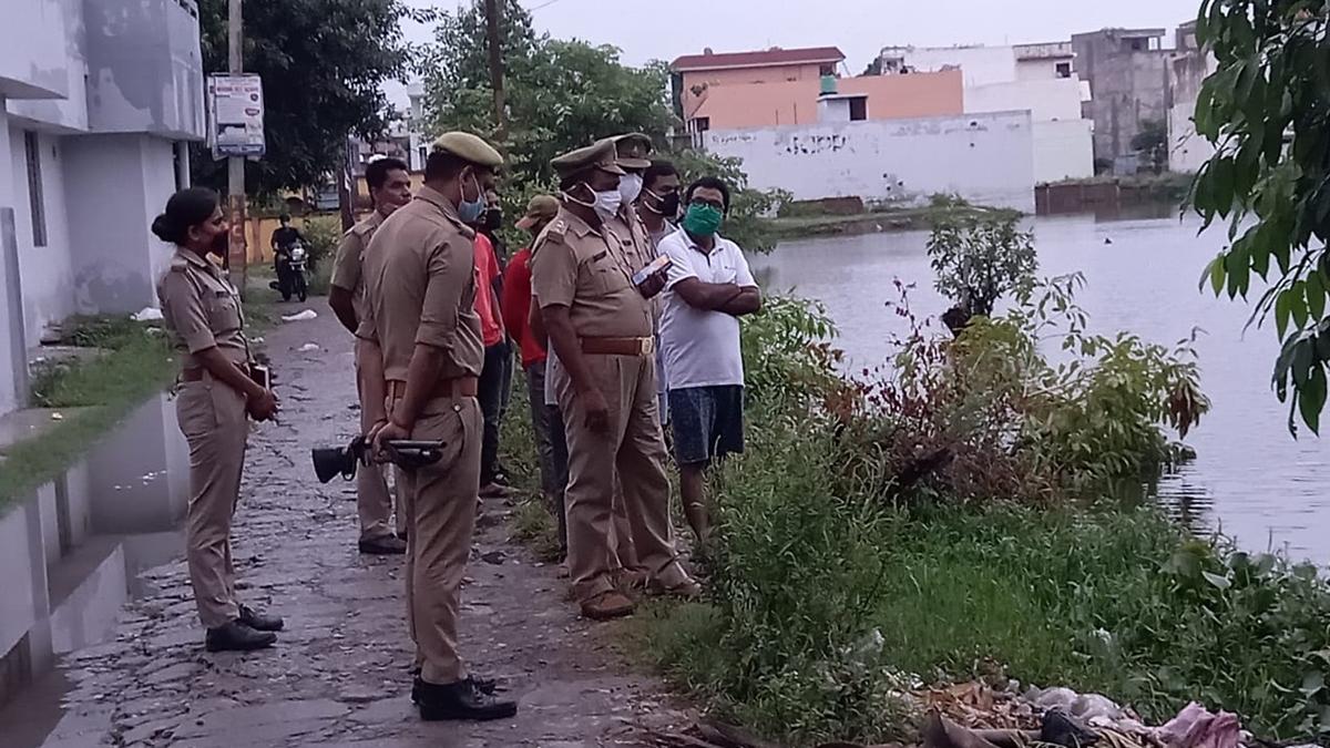 तालाब में मिली युवती की लाश