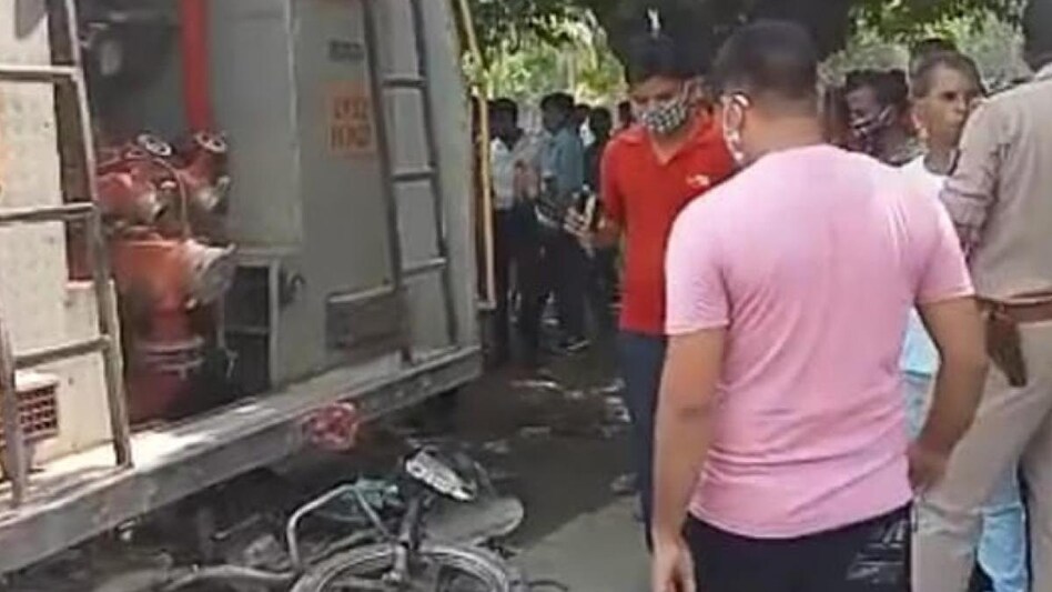 फायर विभाग की गाड़ी ने बाइक सवार को रौंदा, लोगों का आरोप- नशे में था ड्राइवर. (प्रतीकात्मक फोटो)