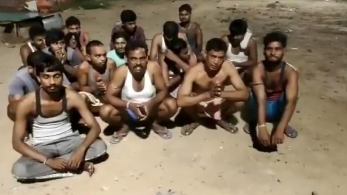 राजस्थान में फैक्ट्री में मजदूरों को बंधक बनाकर करा रहे थे मजदूरी.