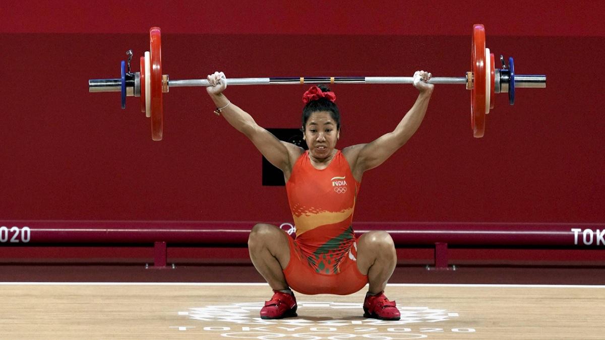 ओलंपिक में मीराबाई चानू ने दिलाया भारत को पहला पदक (फोटो-PTI)