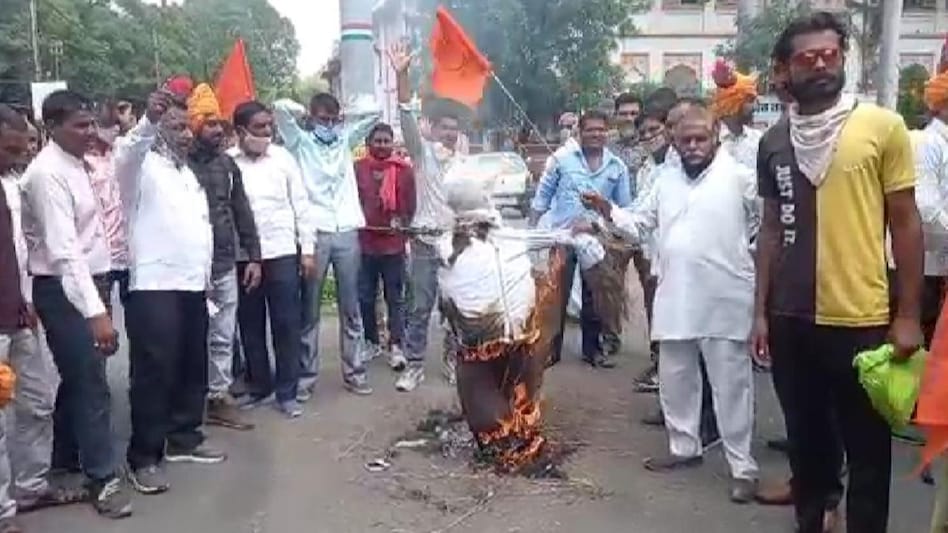 MP:बारिश का पूर्वानुमान गलत होने पर मौसम विभाग का पुतला जलाया