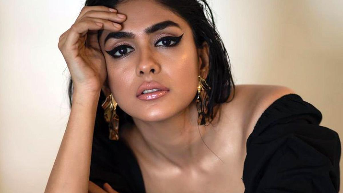 मृणाल ठाकुर