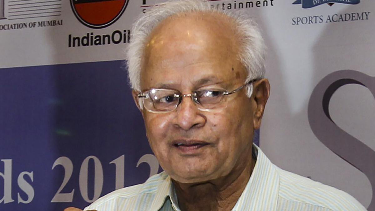 Badminton legend Nandu Natekar dies. 