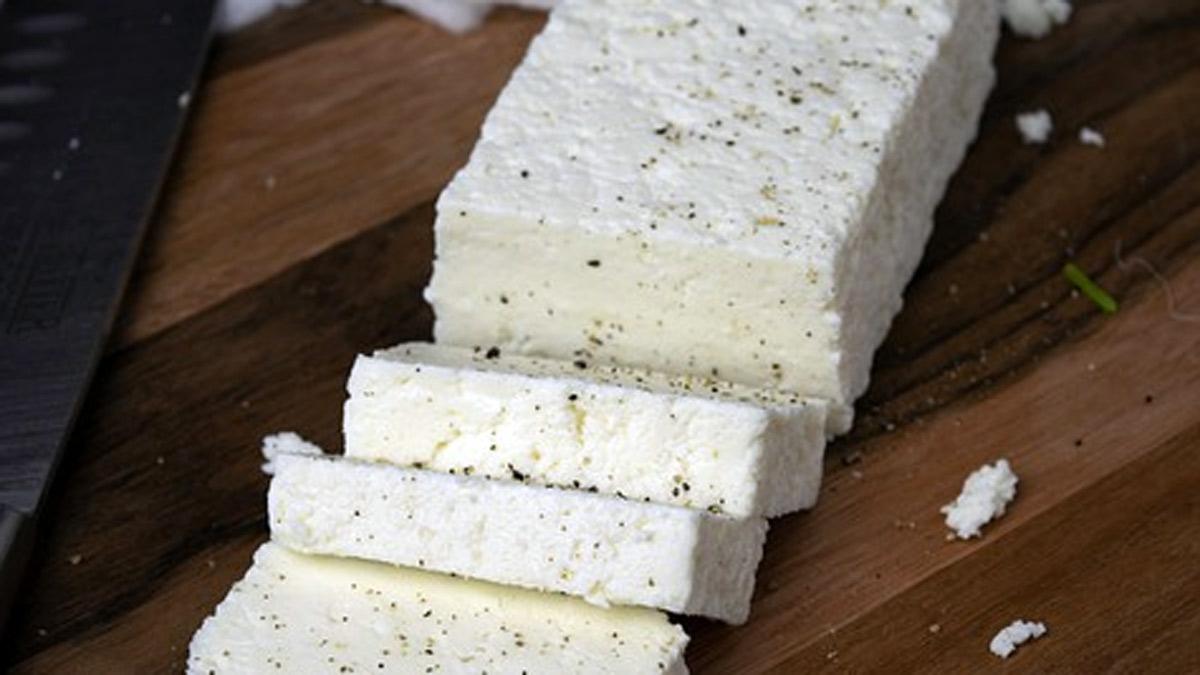 Tips to Diffrenciate Between Real and Adulterated Paneer