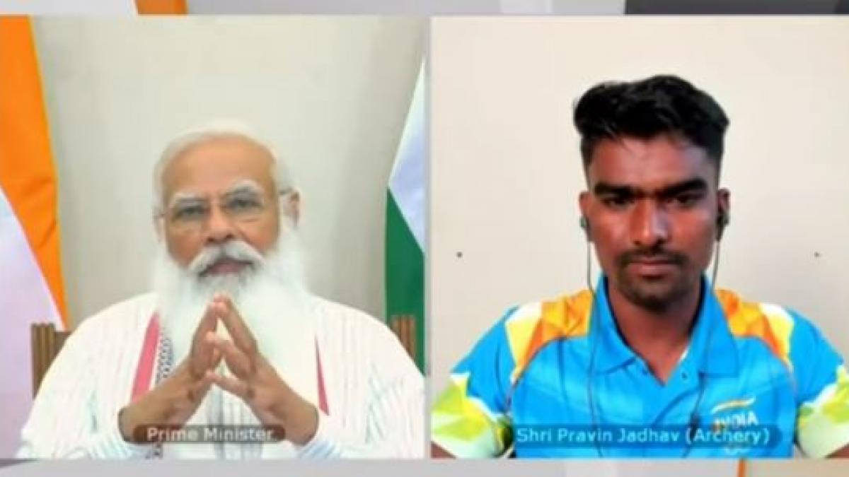 पीएम मोदी ने प्रवीण जाधव से की बात 