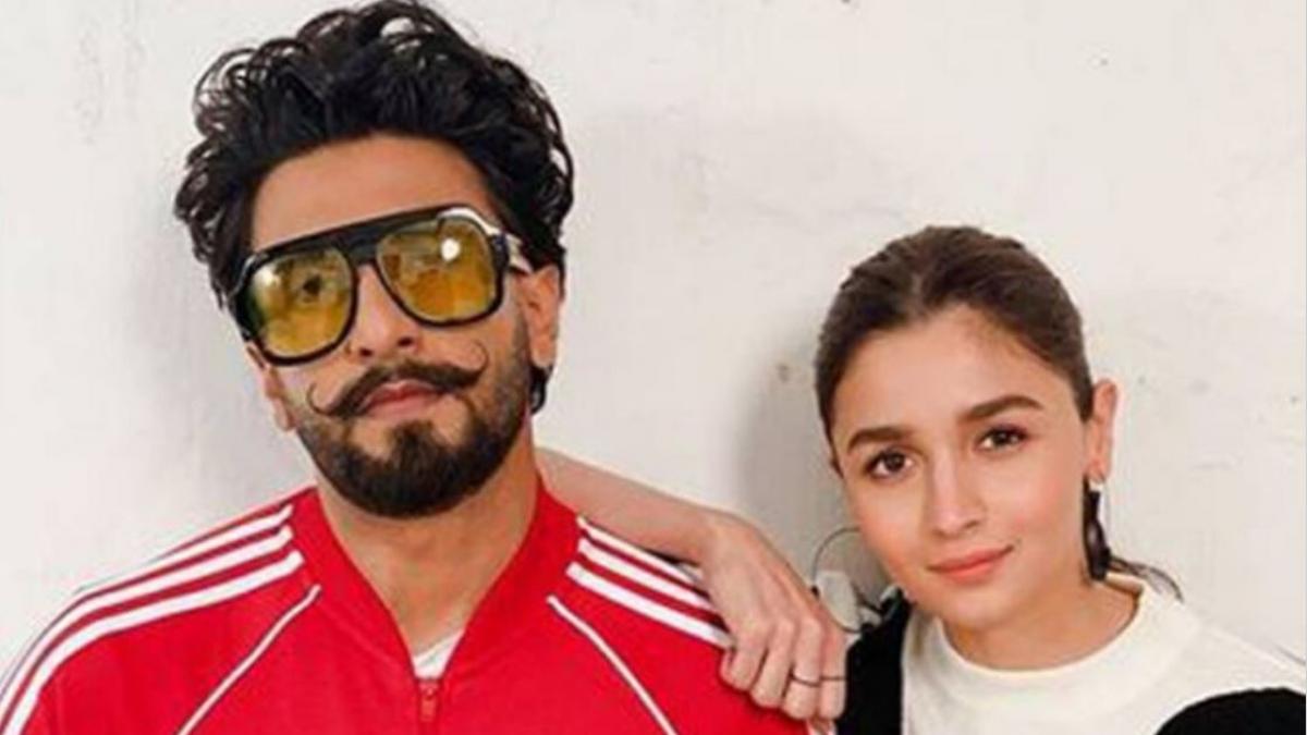 Rocky Aur Rani Ki Prem Kahani: रणवीर सिंह के बर्थडे पर करण जौहर का ऐलान, जल्द आएगी रॉकी और रानी की प्रेम कहानी