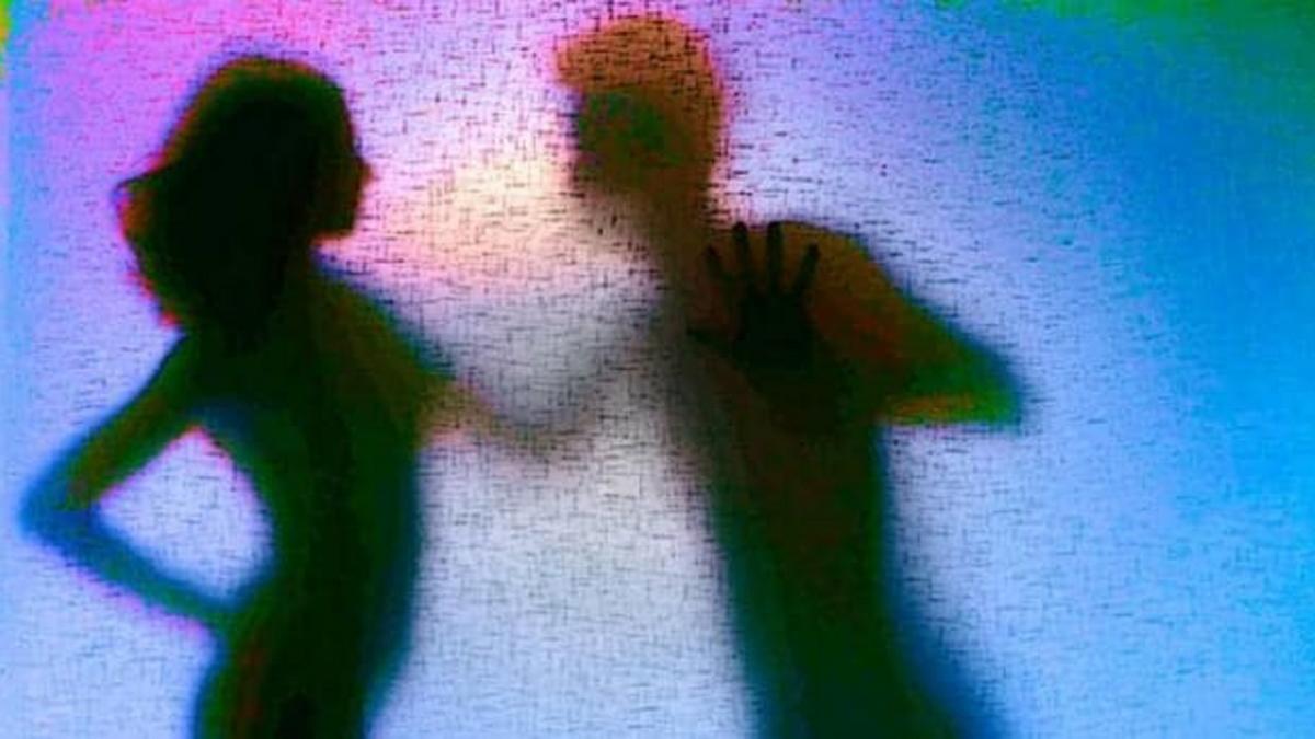 अश्लील फिल्मों को लेकर भारत का कानून यूके से ज्यादा सख्त है