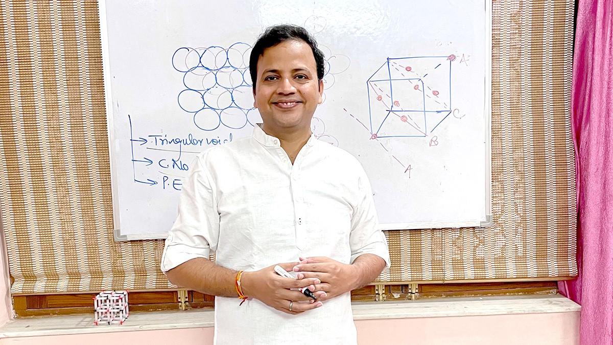 श‍िक्षक श‍श‍िप्रकाश